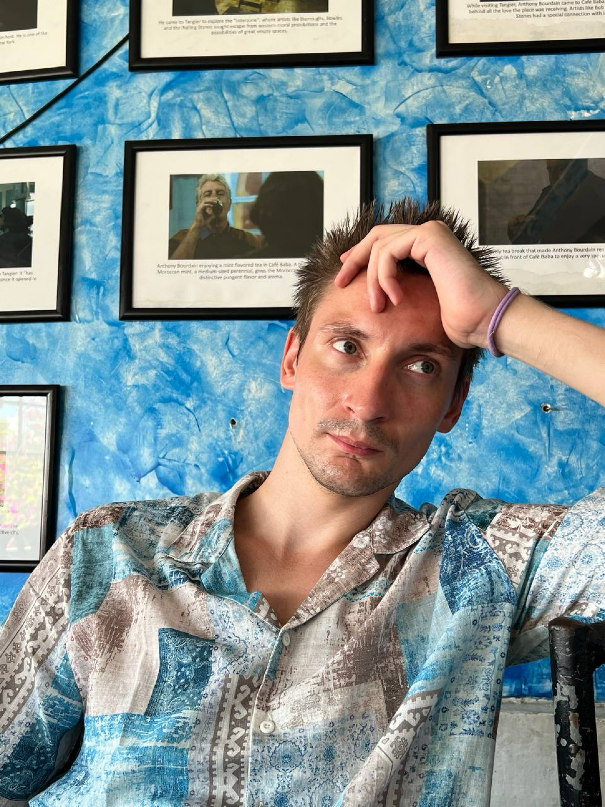 Всем привет! #постзнакомство (дубль 2)
Меня зовут Костя, я пишу сценарии и помогаю заказчикам интересно рассказывать их истории | Сетка — социальная сеть от hh.ru