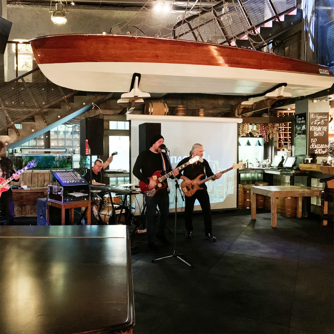 Слетали в Москву на церемонию награждения «Рейтинг Рунета 2021». На этот раз взяли второе место в номинации «B2C» | Сетка — социальная сеть от hh.ru