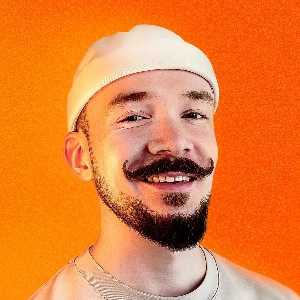 Владимир Максимов