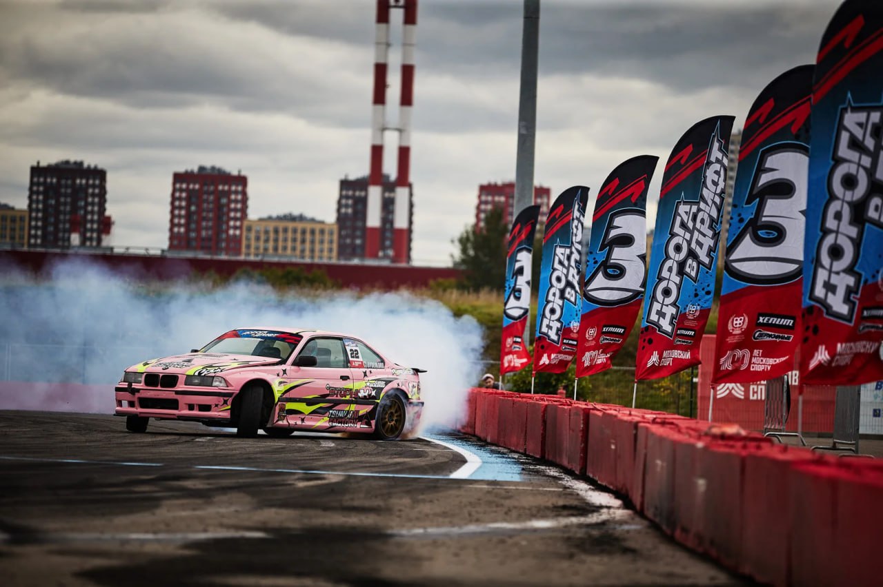 🏎 Фестиваль технических видов спорта пройдет в выходные
7 и 8 сентября с 10:00 до 21:00
В программе фестиваля:
▪️Выставка легендарной классики и современных суперкаров
▪️Фан-гонка с пилотом Формулы-1
... | Сетка — социальная сеть от hh.ru