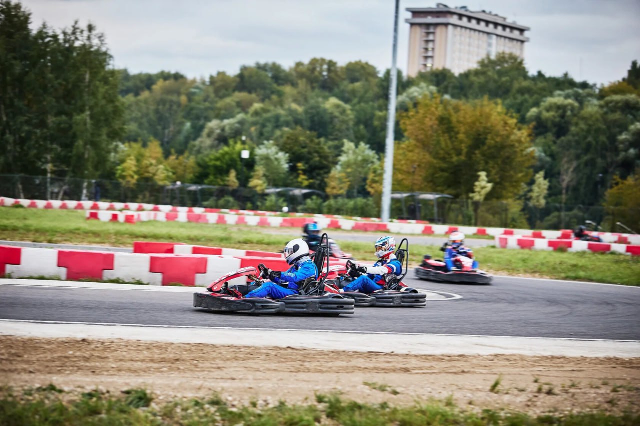 🏎 Фестиваль технических видов спорта пройдет в выходные
7 и 8 сентября с 10:00 до 21:00
В программе фестиваля:
▪️Выставка легендарной классики и современных суперкаров
▪️Фан-гонка с пилотом Формулы-1
... | Сетка — социальная сеть от hh.ru