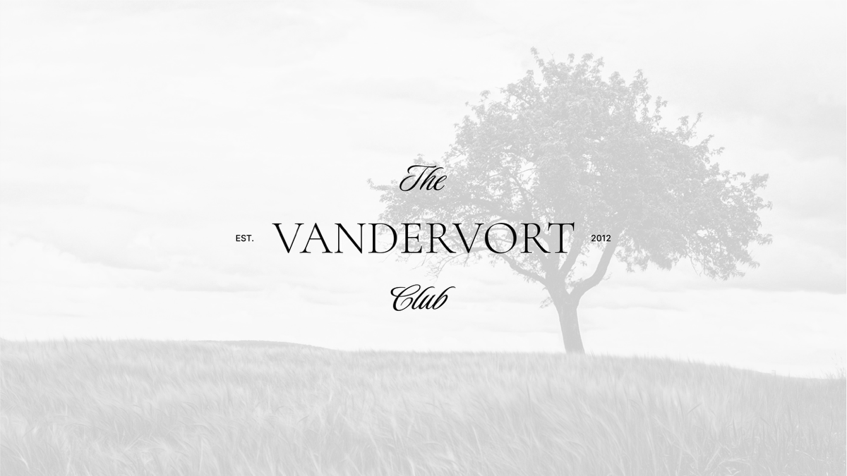 Фирменный стиль для бренда одежды (Первая часть)  
Что было сделано?
-Разработана концепция бренда
- Логотип
- Фирменные цвета
- Шрифтовая пара
- Паттерн
- Графические приемы
- Дизайн коллекции
- Упак... | Сетка — социальная сеть от hh.ru