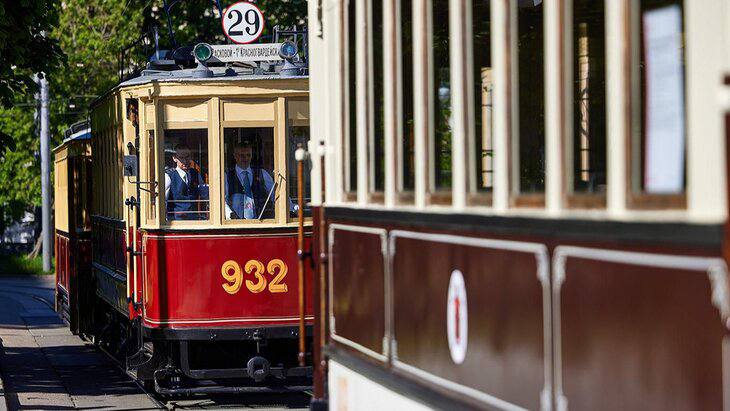 🚃 Парад трамваев пройдет 7 сентября в Москве7 сентября парад в 12:00, программа с 12:30 до 17:00
Колонна исторического транспорта проследует от улицы Сергея Эйзенштейна до Останкина и обратно
С 12:30 ... | Сетка — социальная сеть от hh.ru