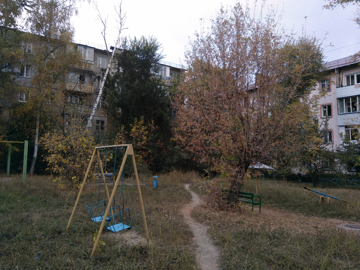 Старый дворик недалеко от Ботанического сада. Осень. 2018.09.20 | Сетка — социальная сеть от hh.ru