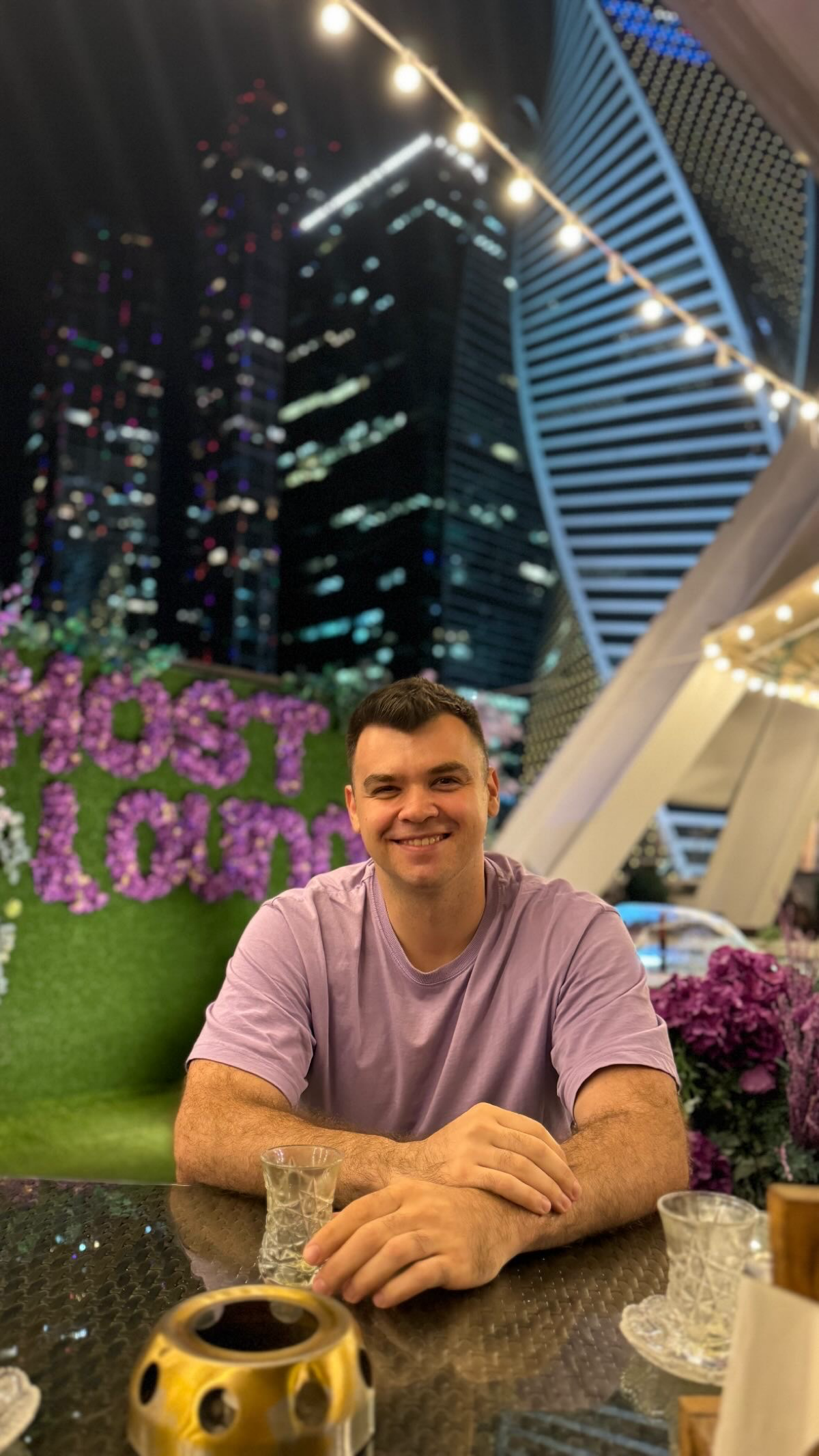 Масслукинг в мессенджерах по лидам из CRM
На этой неделе я позвонил в кальянную 999 в Ярославле и забронировал стол | Сетка — социальная сеть от hh.ru