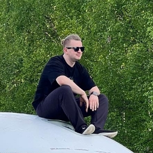 Никита Комаров