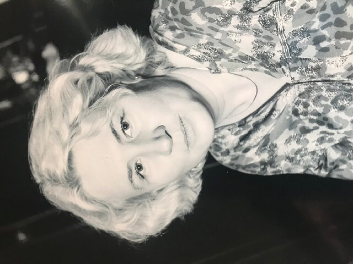 Елена Лаврова
