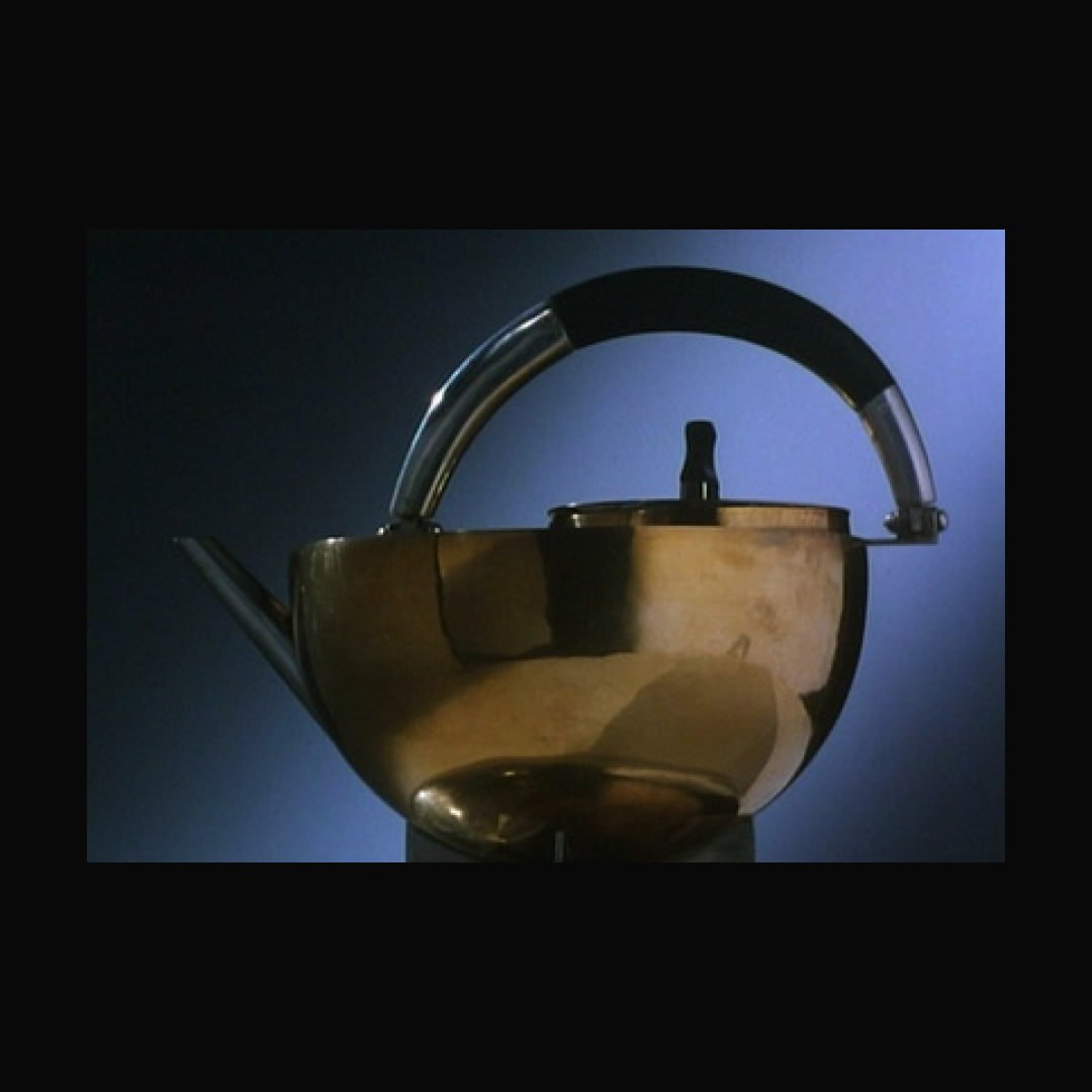 Фильм «Баухаус. Лицо ХХ века»
В 1919 году в Германии была основана «Баухаус» — высшая школа строительства и художественного конструирования | Сетка — социальная сеть от hh.ru