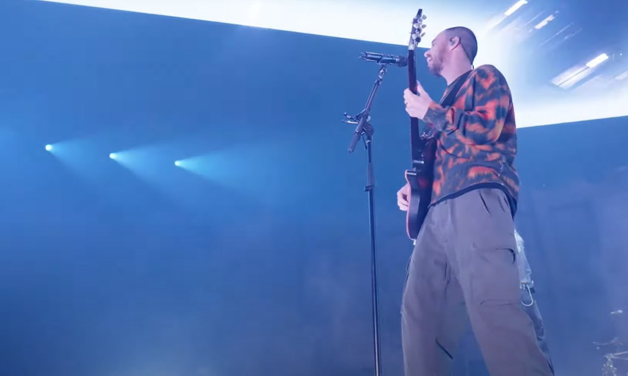 Это не слёзы, просто Linkin Park попал в глаза 🥹
Легендарная группа в обновлённом составе вновь вышла на сцену спустя 7 лет❤️‍🔥 Ребята презентовали новых участников группы - солистку Эмили Армстронг и... | Сетка — социальная сеть от hh.ru