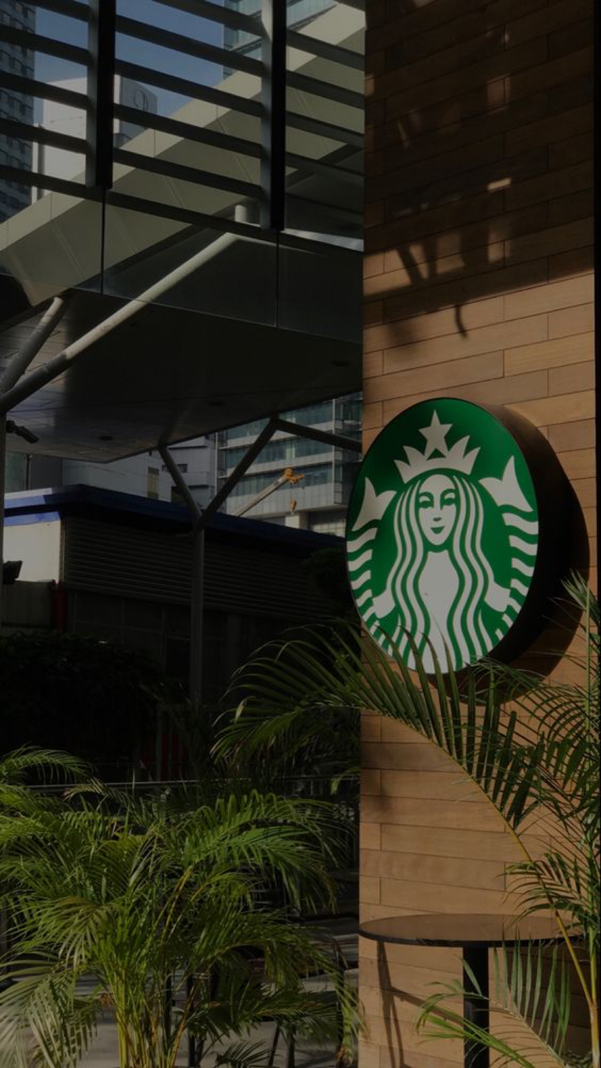 Трон под угрозой: Starbucks расстраивает клиентов и | Сетка — социальная сеть от hh.ru