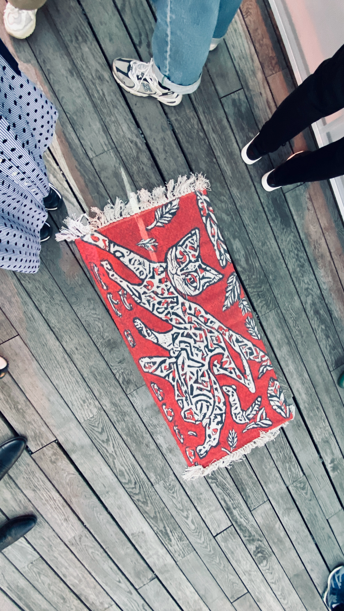 Коворкинг #OpenSpace от #Яндекс
Традиционные наклеечкиии 🤩 | Сетка — социальная сеть от hh.ru