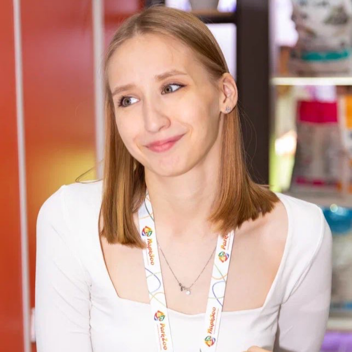 Всем привет!
Меня зовут Даша, и у меня прекрасная работа, я творю чудеса коллабораций между компаниями | Сетка — социальная сеть от hh.ru