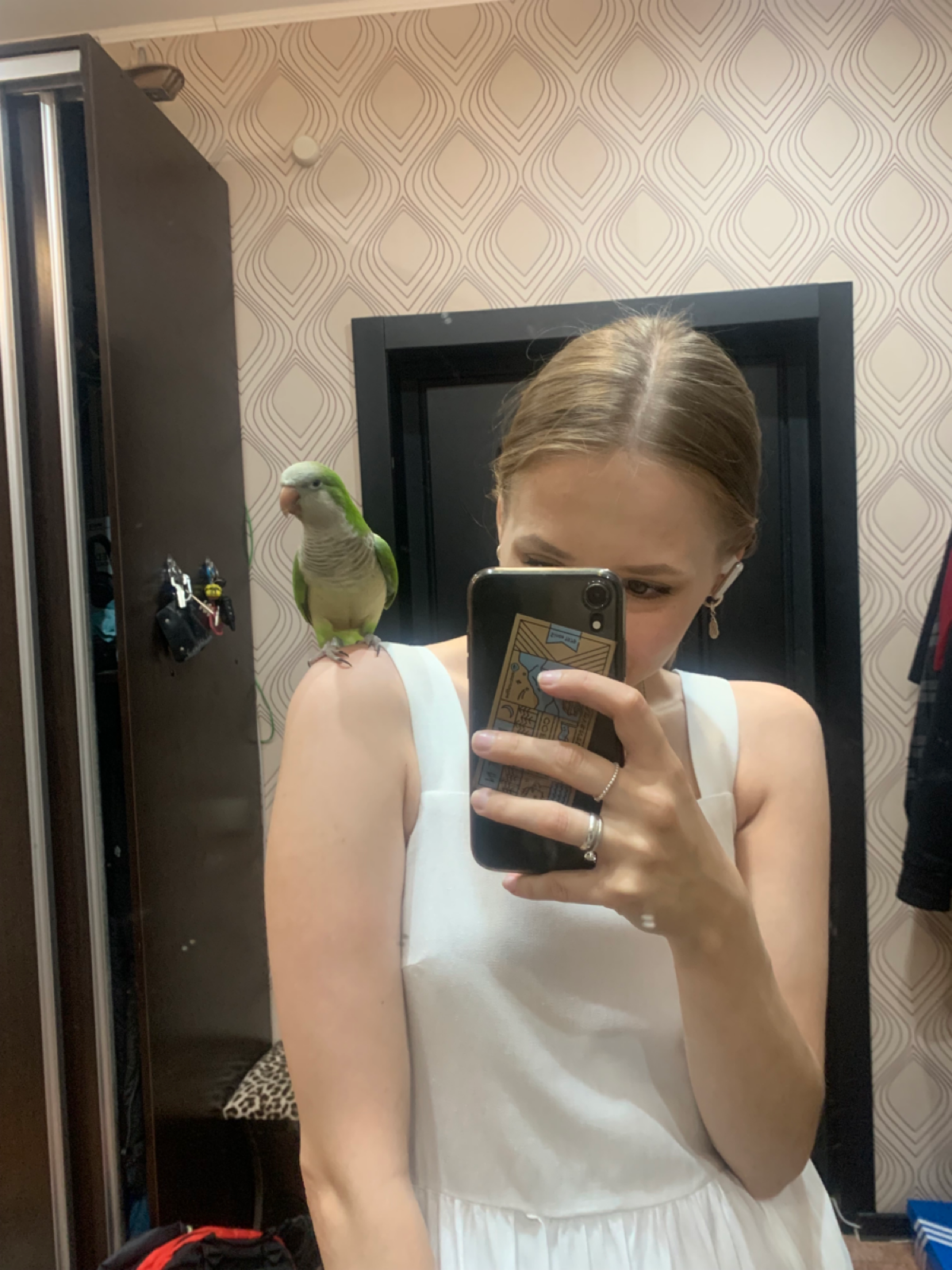 Всем привет!
Меня зовут Даша, и у меня прекрасная работа, я творю чудеса коллабораций между компаниями | Сетка — социальная сеть от hh.ru