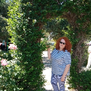 Елена Попова