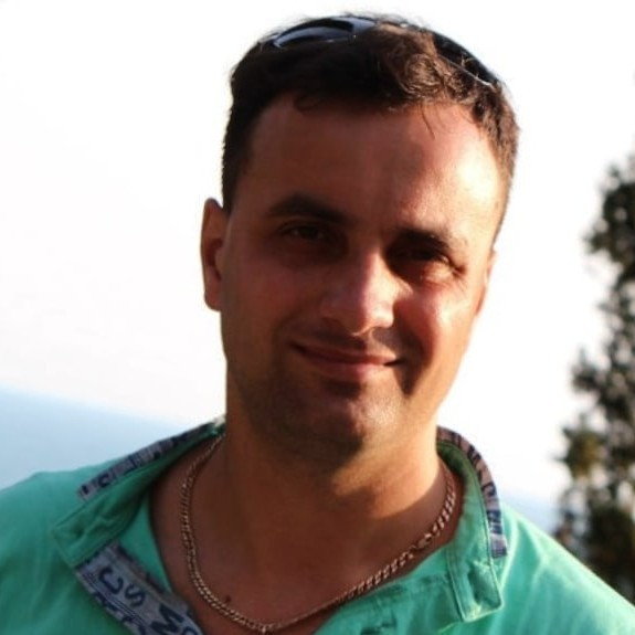 Юрий Плотников