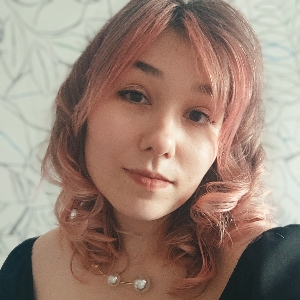 Александра Плахутина