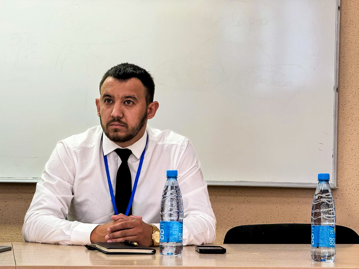Здравствуйте. Меня зовут Никита Усенко. Я - журналист, режиссер документального кино из Екатеринбурга. Также занимаюсь озвучанием, видеосъемкой, написанием и редактурой статей, монтажом. | Сетка — социальная сеть от hh.ru