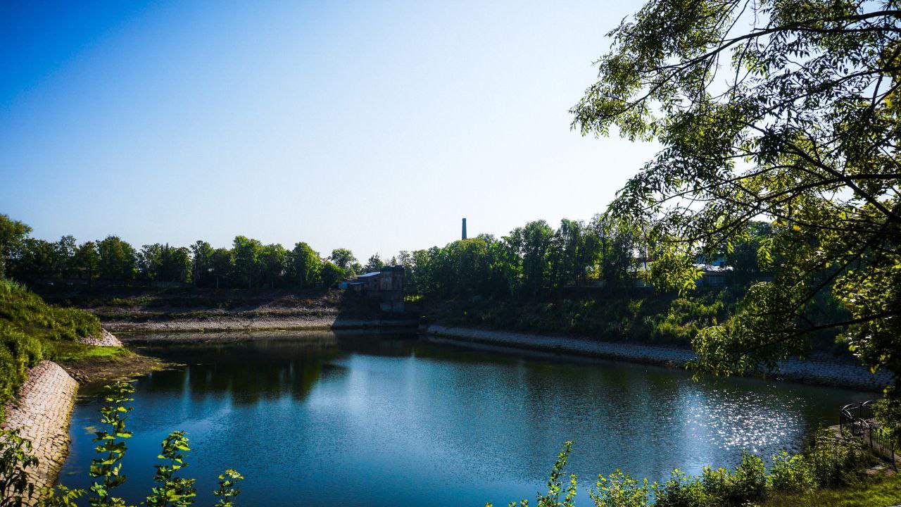 Поездка в  Кронштадт 🏝️
По пути к городку, я увидела остров расположенный по середине моря, в наушнике играет любимая музыка и я окунаюсь в фантазию, какого жить на этом острове в теплое время года? В... | Сетка — социальная сеть от hh.ru