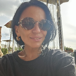 Алена Комиссарова