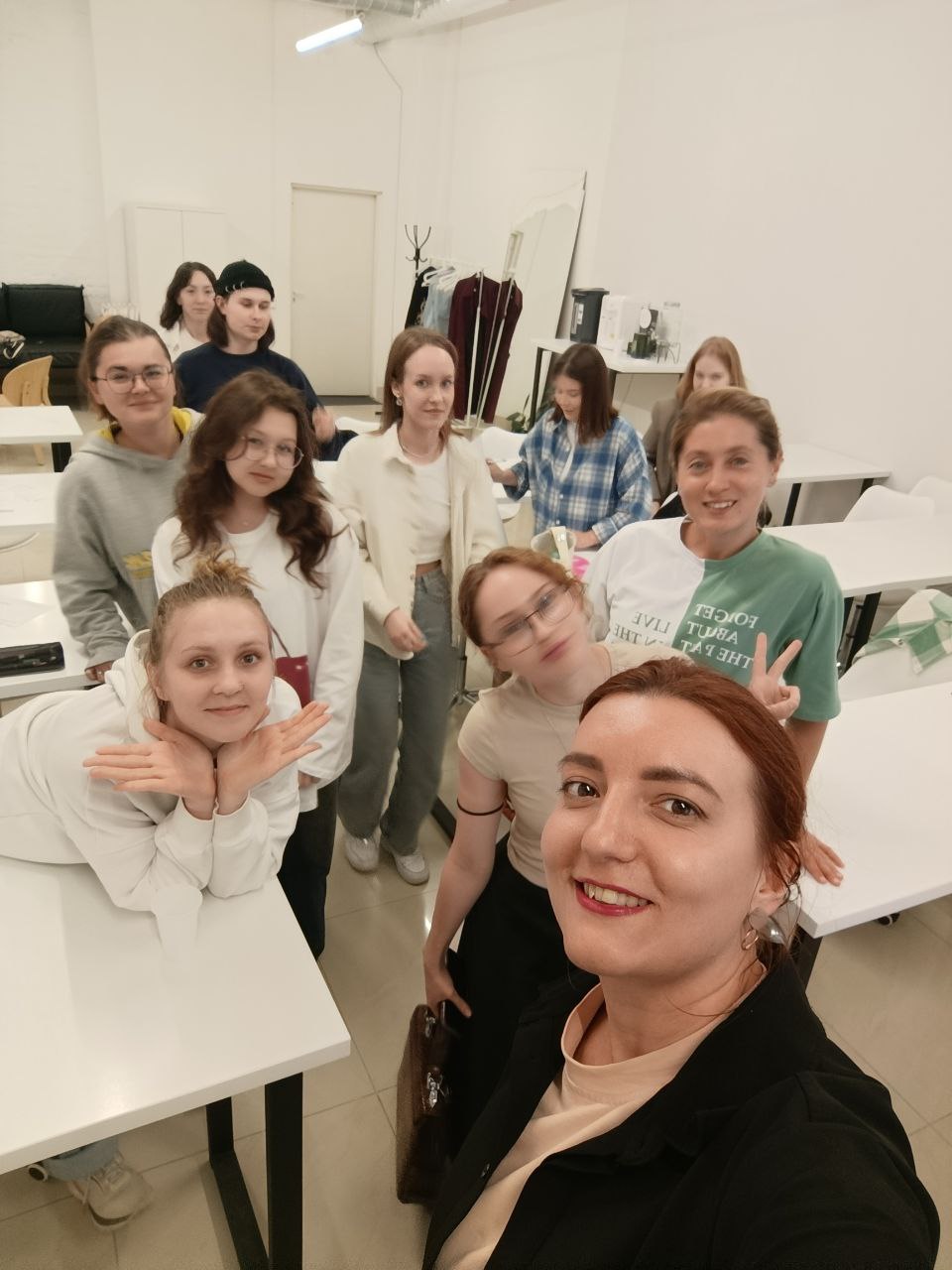 Как меня бодрит преподавание 😊
От аудитории зависит, конечно. Но люблю, когда глазки заинтересованные и вопросы. Полтора часа и почти никто не отвлекался на телефон - хороший показатель 😁 | Сетка — социальная сеть от hh.ru