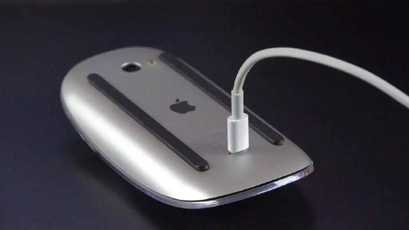 Более скругленные часы, чуть более классные AirPods 4, одна новая кнопочка в айфоне, новый разъем зарядки в AirPods Max | Сетка — социальная сеть от hh.ru