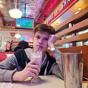 Артемий Звонарев | Сетка — социальная сеть от hh.ru