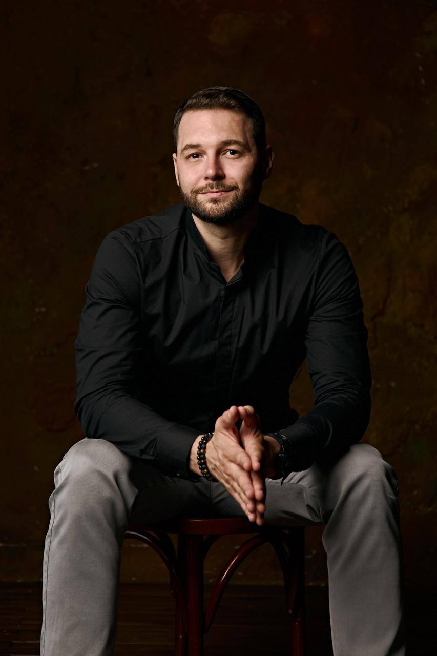 Представляем вам нового спикера: 
ЯЦКЕВИЧ МАКСИМ.
Лидерская позиция и собранность в бизнесе, отношениях, работе и личном развитии. 
Стратегия с точки зрения инженерии, психологии и бизнеса | Сетка — социальная сеть от hh.ru