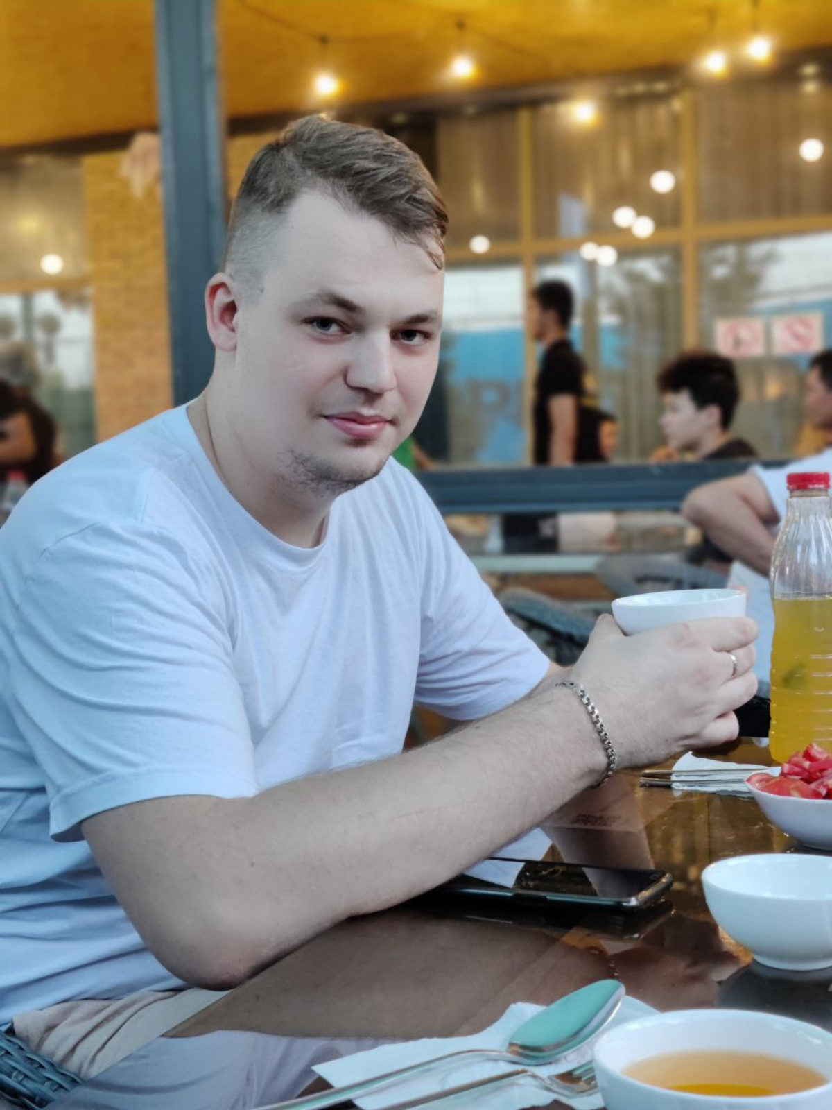 Всем привет!
Меня зовут Павел, и я менеджер по продажам вот уже больше 7 лет😊
На текущий момент я работаю в российской ИТ-компании SimbirSoft | Сетка — социальная сеть от hh.ru