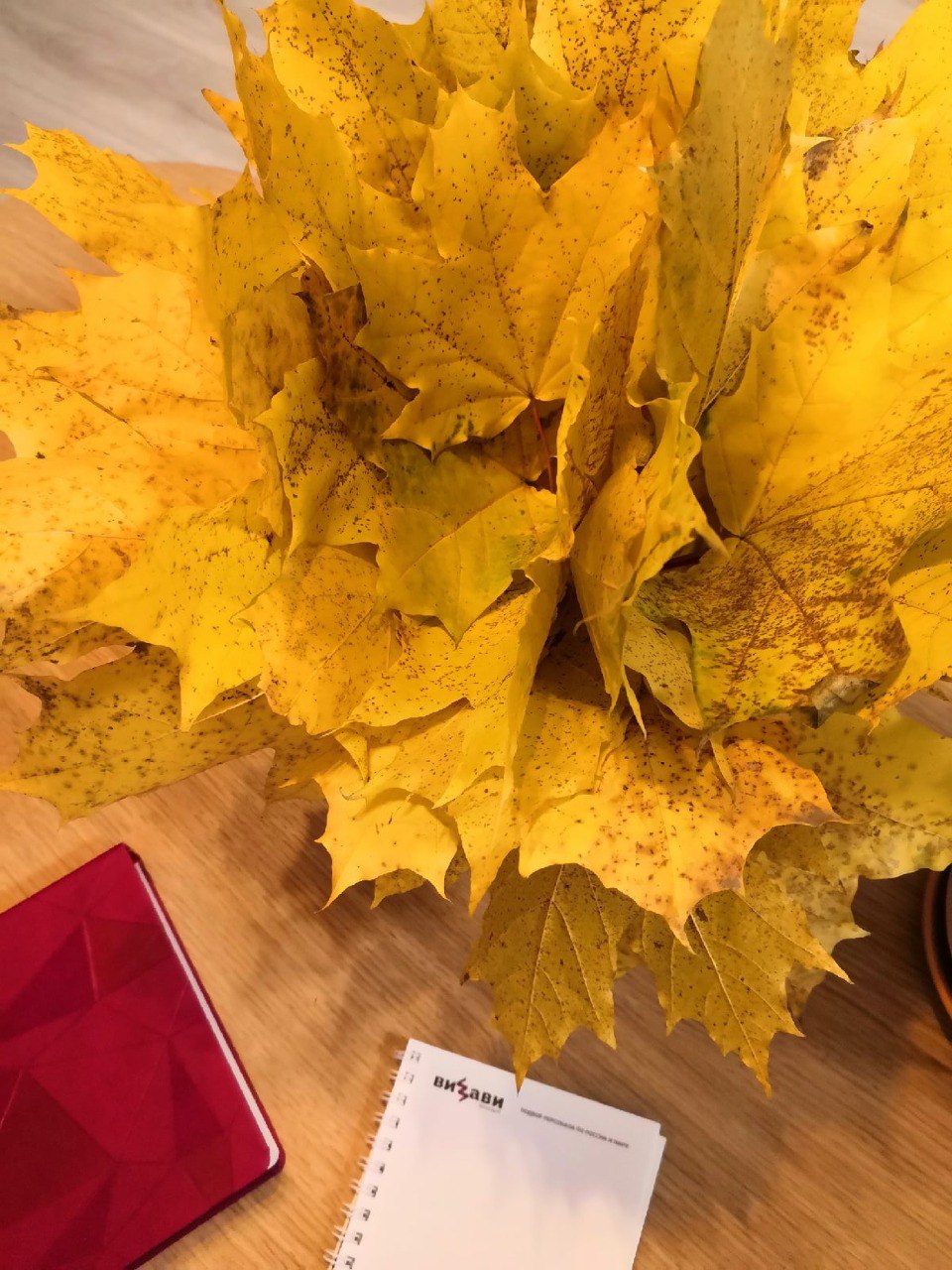 🍁Сентябрь — начало активного сезона у HR. Рассказываем про топ-5 горячих вакансии у нас на сегодня:
1. главный специалист-химик по аттестации каталитических свойств,
2. координатор отдела продаж,
3 | Сетка — социальная сеть от hh.ru