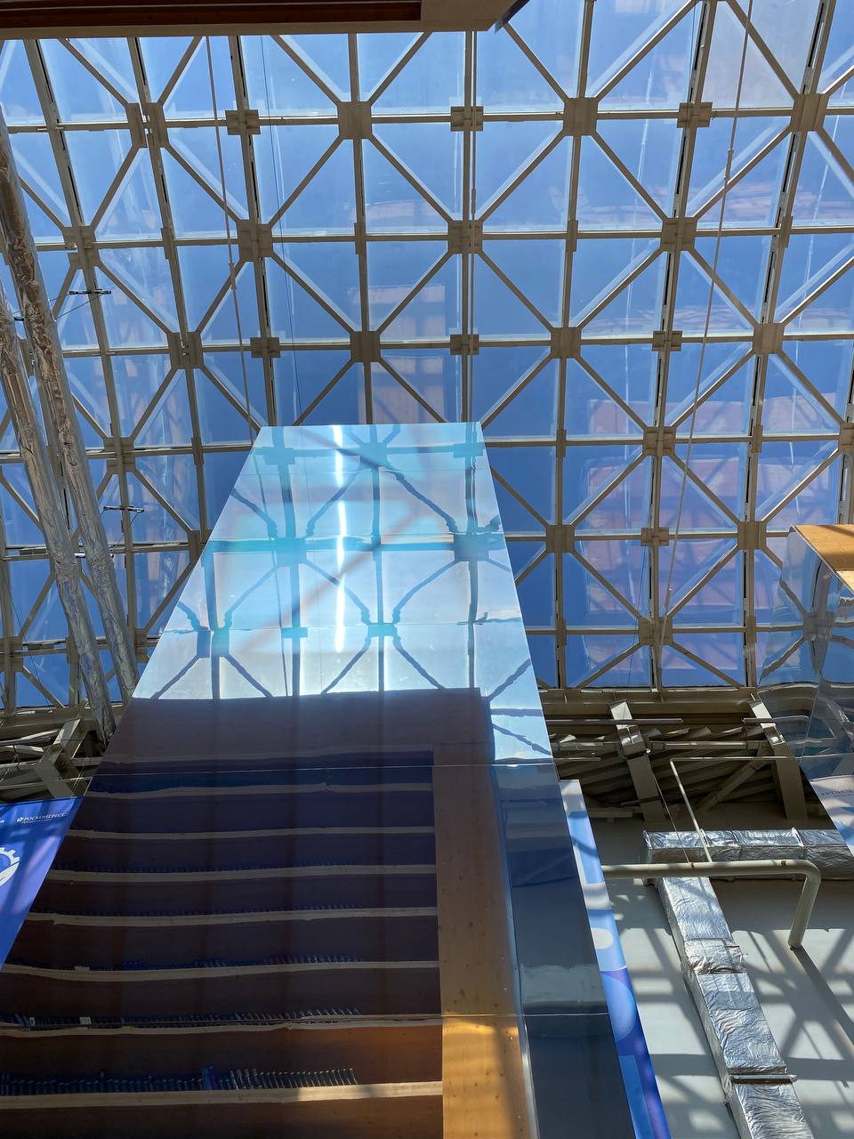 ⚡️ Всероссийская неделя охраны труда в Сочи официально началась
Сегодня началась Всероссийская неделя охраны труда, которая пройдет с 10 сентября до 13 сентября в городе Сочи на территории университет... | Сетка — социальная сеть от hh.ru