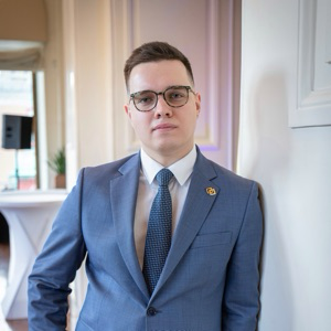 Дмитрий Петров