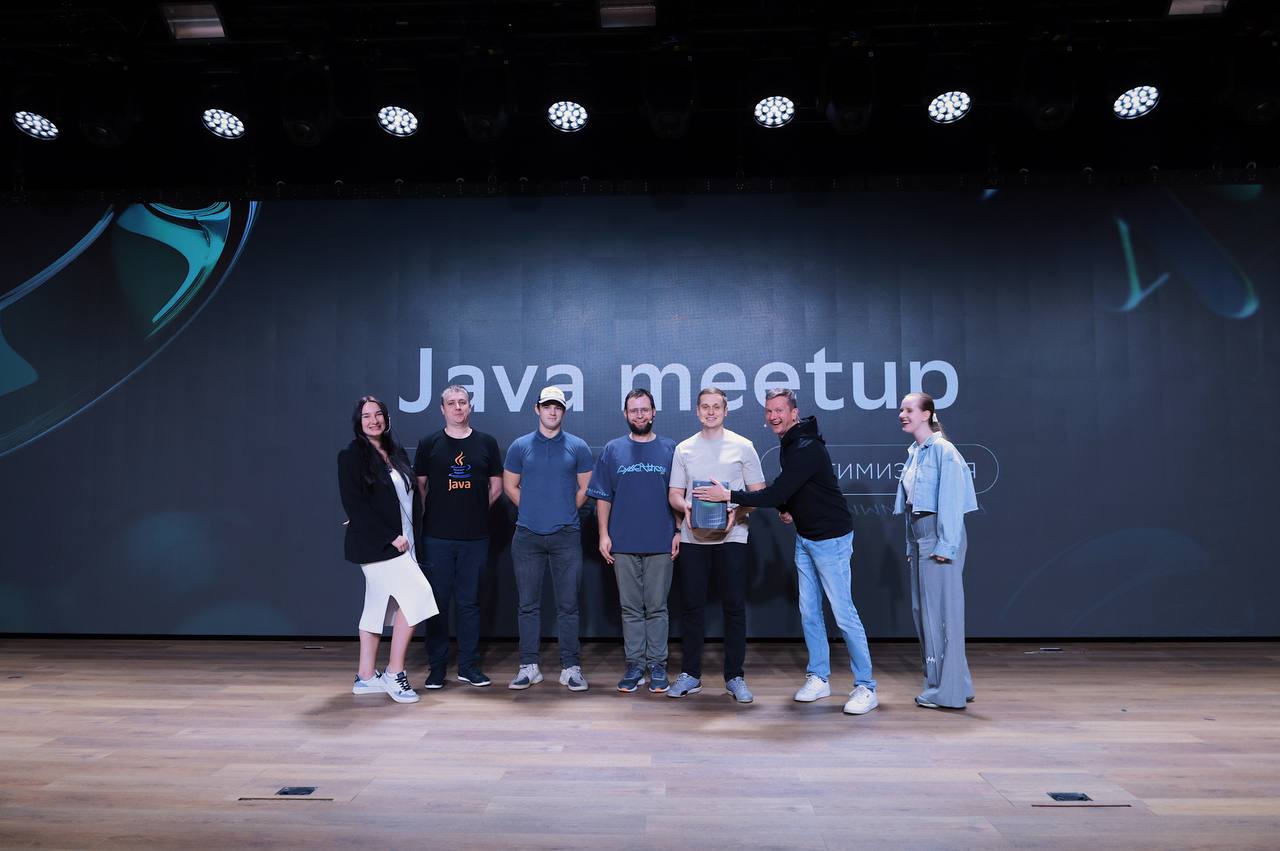 Митап по java на 1000+ зрителей 😍
Именно такой мы провели на прошлых выходных.
Это событие сообщества на внешнюю аудиторию, которое проходит у нас раз в год | Сетка — социальная сеть от hh.ru