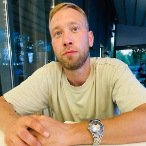 Олег Леонидович