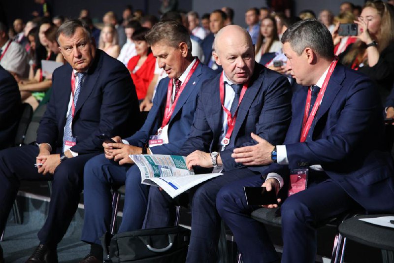 ⚡️ Развитие культуры и производственной безопасности
10 сентября на Всероссийской неделе охраны труда прошла открытая сессия от ПАО «Газпром» совместно с Минтрудом России | Сетка — социальная сеть от hh.ru