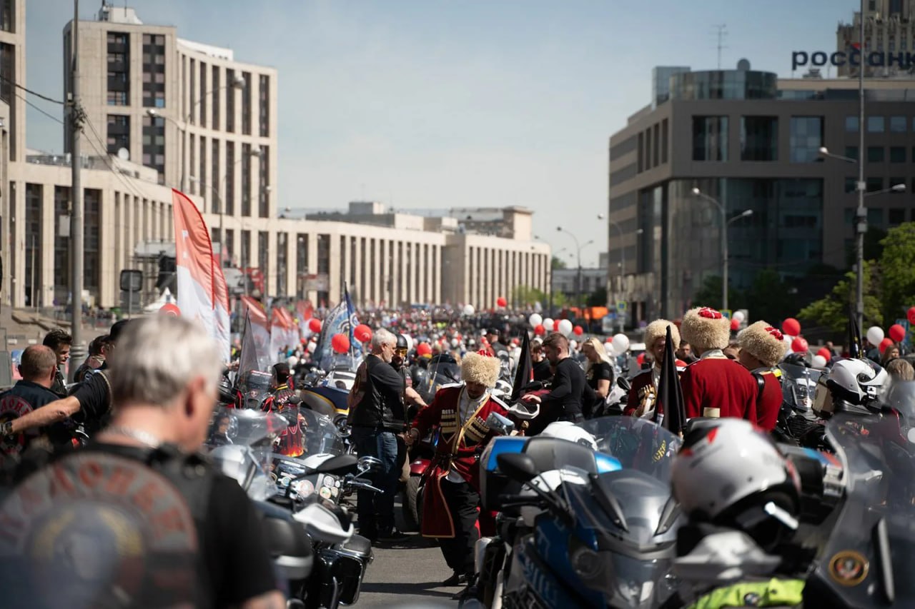 🏍 21 сентября пройдет мотофестиваль в честь закрытия мотосезона 2024
Мотоколонна начнет движение с Зубовской улицы и, проехав по Садовому кольцу, финиширует на Университетской площади
На старте и фини... | Сетка — социальная сеть от hh.ru
