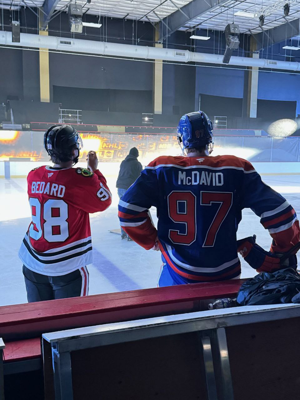 👍 Слева от Бедарда не хватает Уэйна Гретцки.
➡️ Чат
#нхл #nhl | Сетка — социальная сеть от hh.ru