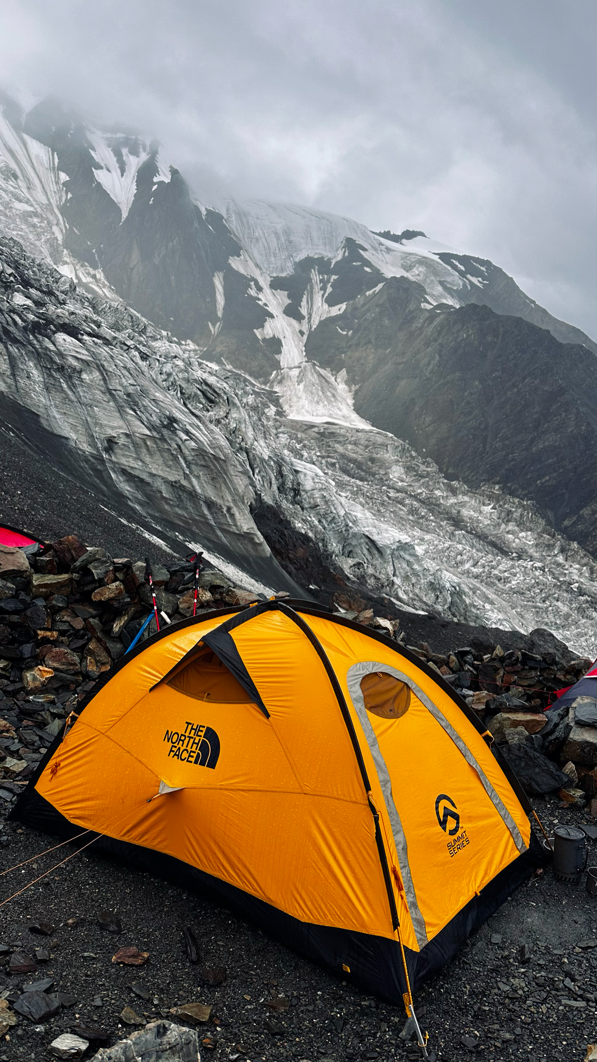 #постзнакомство #горы #путешествия
В июле 2024 года мы восходили на г. Казбек со стороны Северной Осетии (2B) (высота 5033 м. над уровнем моря) | Сетка — социальная сеть от hh.ru