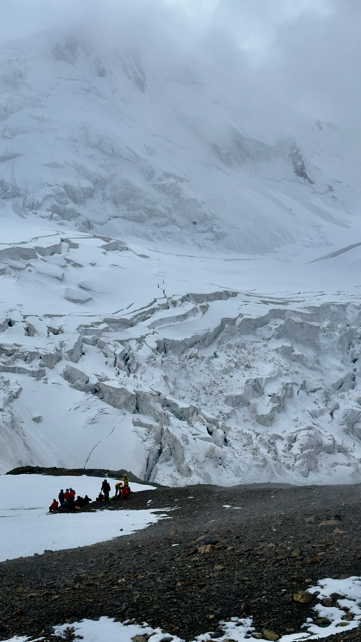 #постзнакомство #горы #путешествия
В июле 2024 года мы восходили на г. Казбек со стороны Северной Осетии (2B) (высота 5033 м. над уровнем моря) | Сетка — социальная сеть от hh.ru