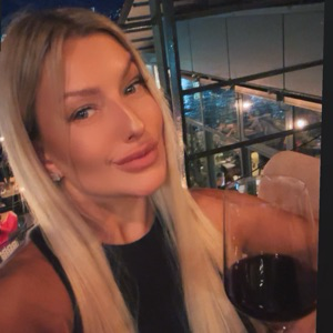Яна Бирюкова