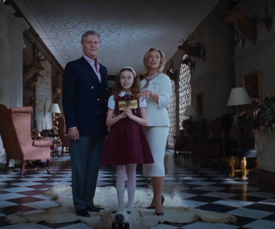 #фифоффтоп
Включила Чарли и шоколадную фабрику 2005 года, а там так прекрасно сделаны интерьеры, я уже и забыла
4 ребёнка героя, кроме самого Чарли, показаны стереотипично: грязнуля и обжора, избалова... | Сетка — социальная сеть от hh.ru