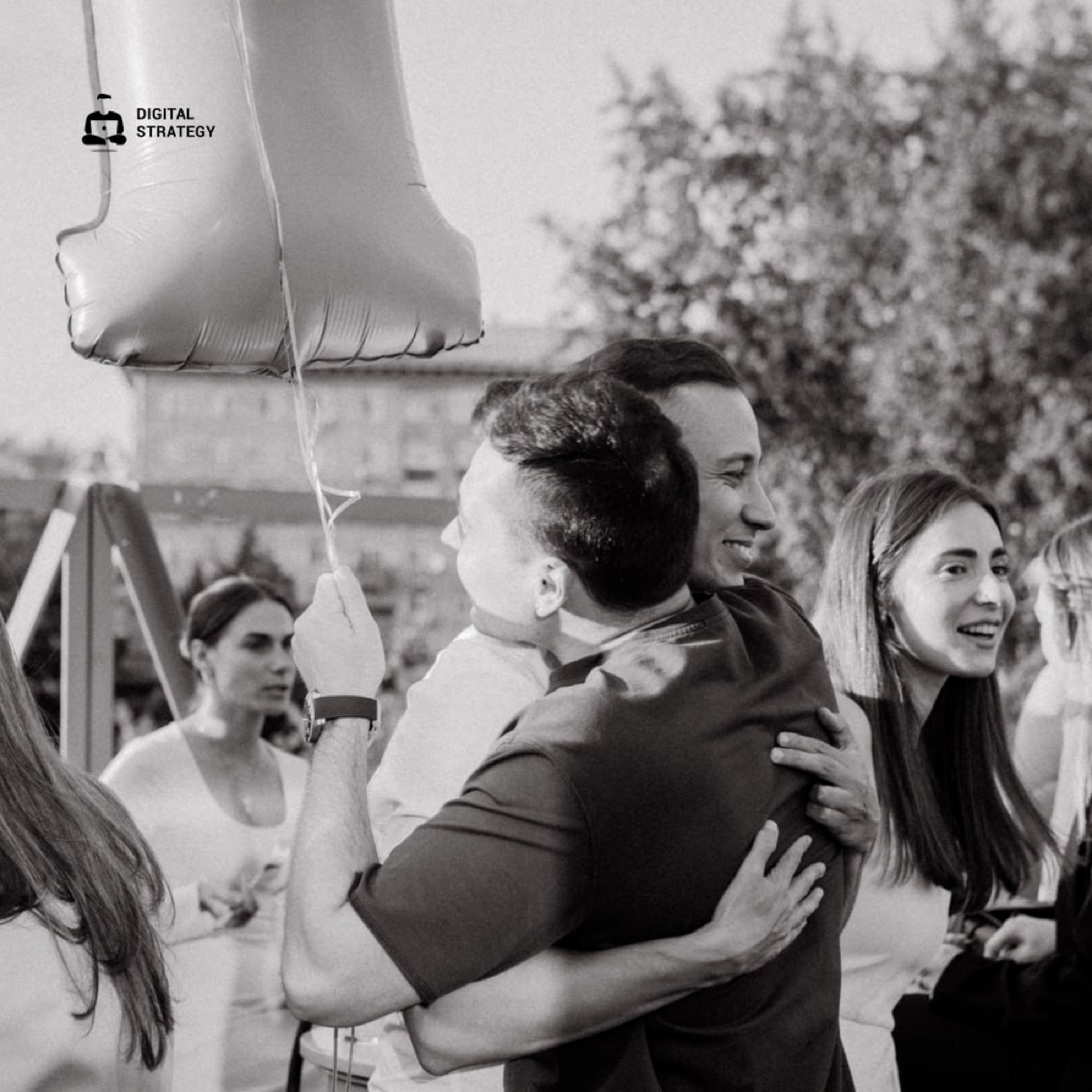 Digital Strategy 1️⃣0️⃣ лет!
Знаменательного и занимательного было много — хотим поделиться основным:
🔘В сентябре 2014 наш корабль, наконец, выбрал свое название и хорошо поплыл! Тогда мы поняли, в ка... | Сетка — социальная сеть от hh.ru