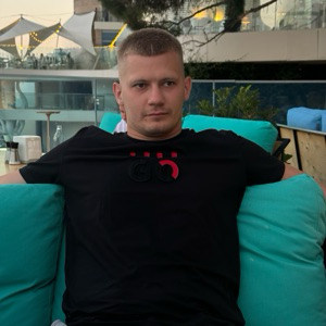 Антон Погребняк