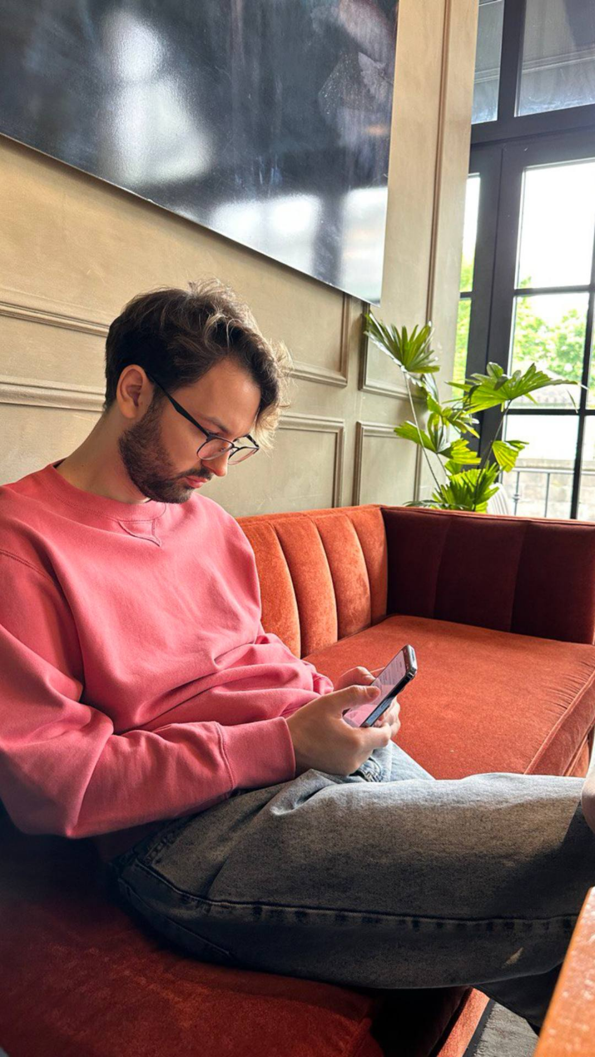 Привет 👋 .
Меня зовут Константин, я – руководитель разработки с более чем 8-летним опытом работы в IT, включая руководящие позиции в крупных компаниях: Wildberries, X5 Retail Group | Сетка — социальная сеть от hh.ru