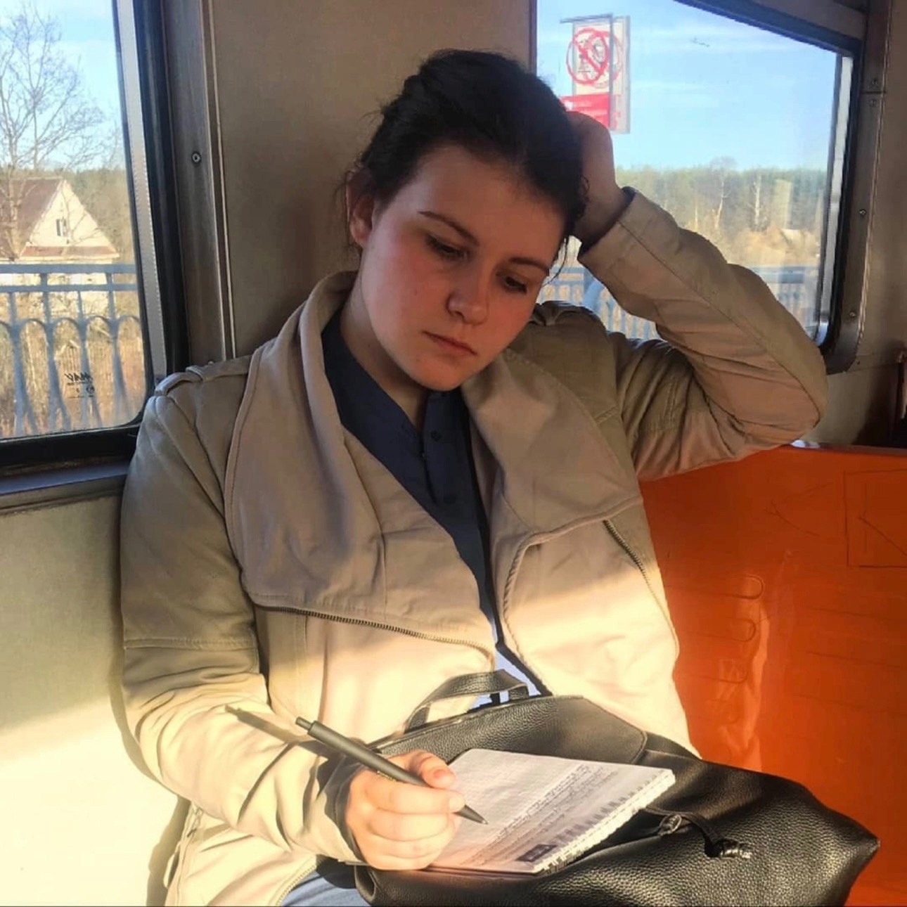 ✨ Почему важно слушать себя, а не общественные стереотипы
В мире, полном советов, шаблонов и ожиданий, сложно услышать собственный внутренний голос | Сетка — социальная сеть от hh.ru