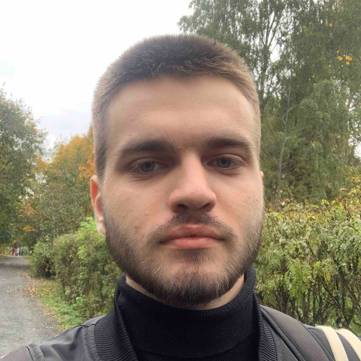 Максим Староверов