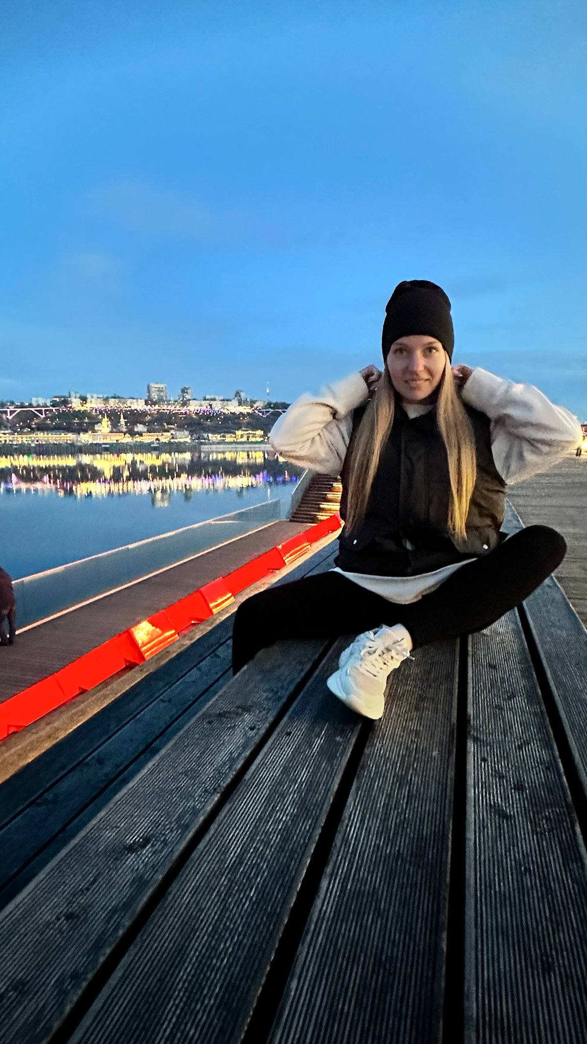 #постзнакомство
Привет, друзья! 🤗
Меня зовут Нина и занимаюсь разработкой и внедрением дополненной реальности (AR) в бизнес и социальную сферу. Точнее, занимаюсь продажей AR-проектов | Сетка — социальная сеть от hh.ru