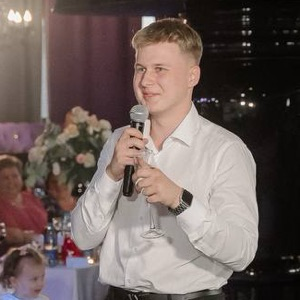 Максим Головин
