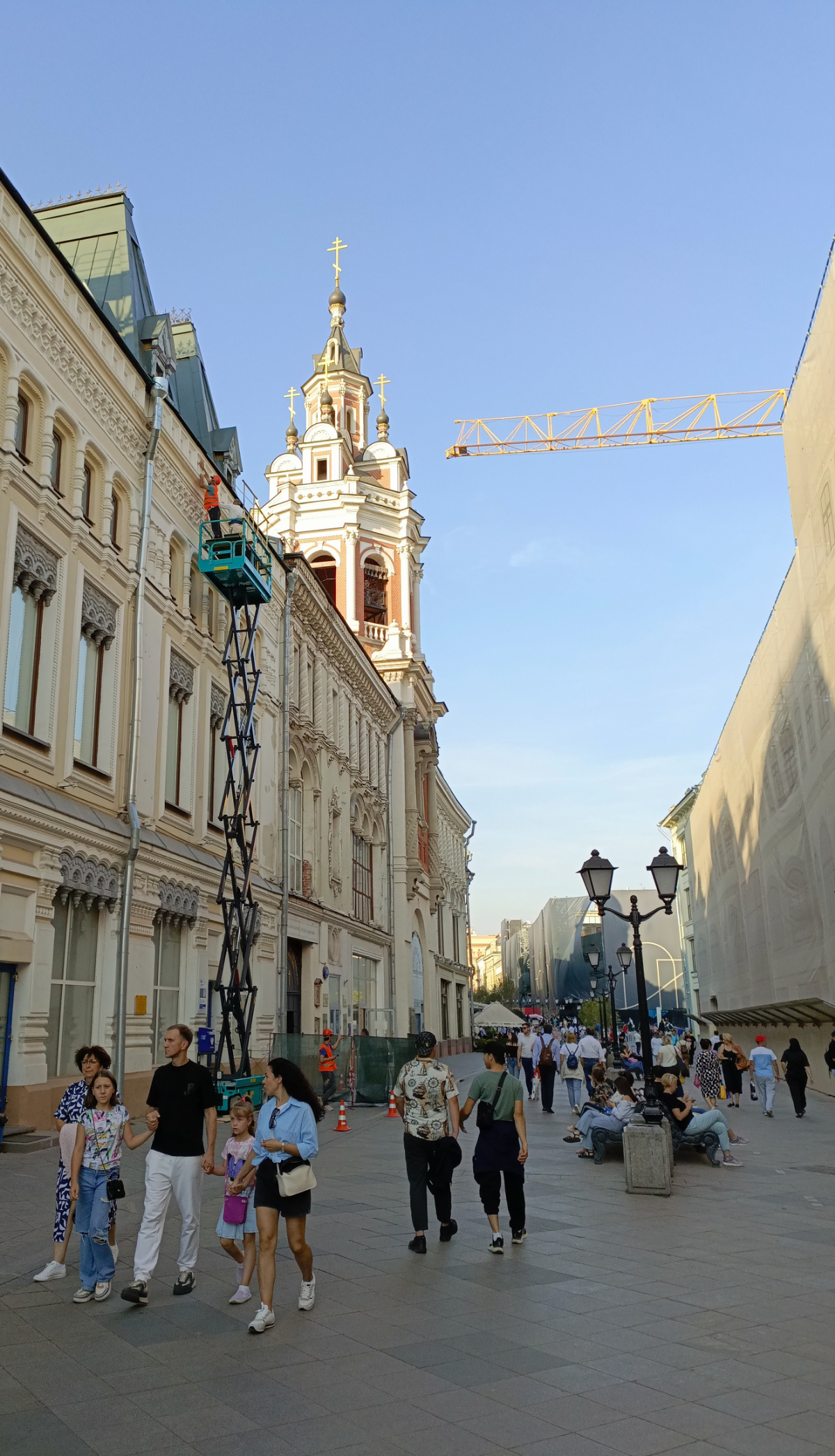 Пятница 13ое? 
Все строители - не, не слышали!) 
#ТБ #ОТ | Сетка — социальная сеть от hh.ru