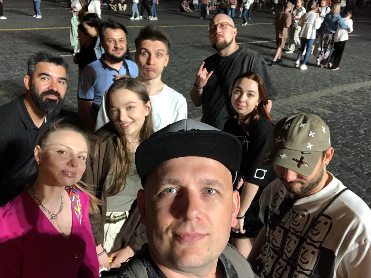 Лекторий Dprofile и знакомства
Лекторий проходил в здании института B&D. Там преподают дизайн и менеджмент (спасибо, кэп) | Сетка — социальная сеть от hh.ru