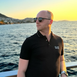 Lasha Sichinava | Сетка — социальная сеть от hh.ru